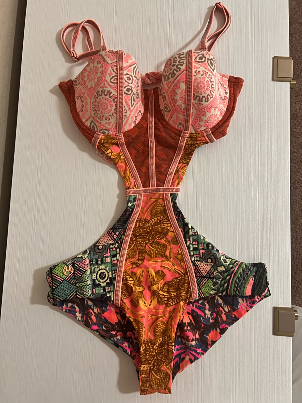 🌊🌺🐬Maaji Multicolor Removable Straps One-Piece Side Cut Out Swimsuit🌊🌸🌴 - Picture 2 of 15
